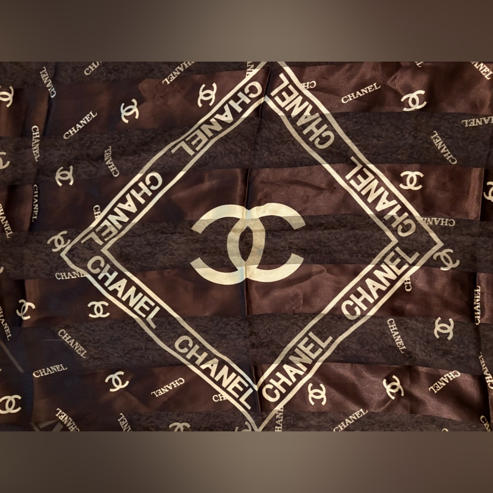 Chanel Dark Brown and Cream Logo Scarf 100%polyester 39x38 - Picture 5 of 5